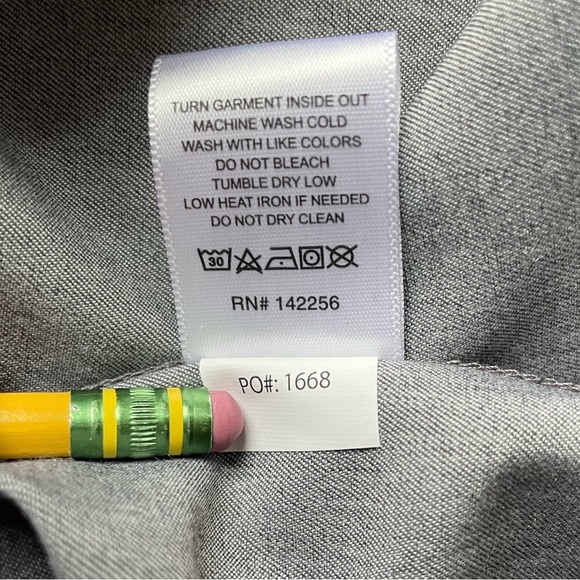 Figs Catarina One-Pocket Scrub Top V- neck Graphite Heather Gray Style#FW1000 - Picture 9 of 12